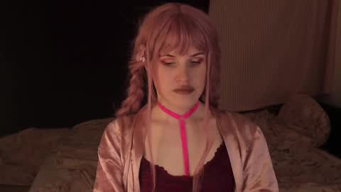 Effie Mur online show from 15, 12, 2024