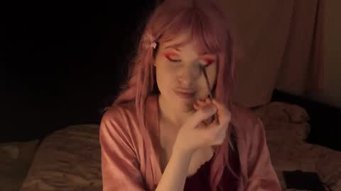 Effie Mur online show from 6, 1, 2025