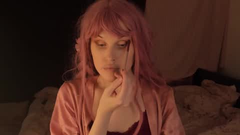 Effie Mur online show from 13, 1, 2025