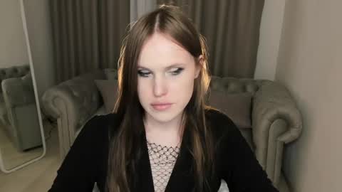 Effie Mur online show from 16, 4, 2026