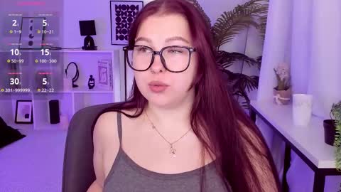 Snapshot of effyblush chatting on 4, 12, 2025 Effy online show from 4, 12, 2025