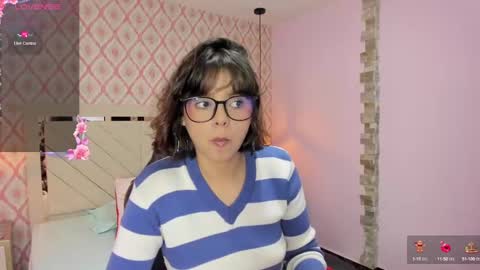  E F F Y  online show from 10, 12, 2024