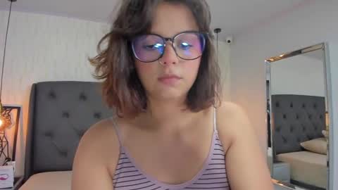  E F F Y  online show from 24, 2, 2025