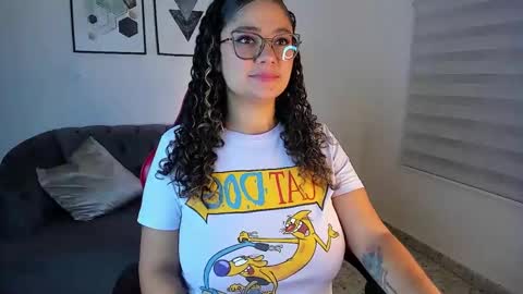 Snapshot of efy_lopez chatting on 9, 1, 2026 efy_lopez online show from 9, 1, 2026