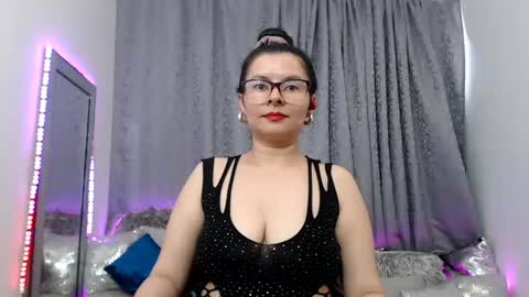 Snapshot of eileenqueen23 chatting on 19, 6, 2026 Eileen online show from 19, 6, 2026