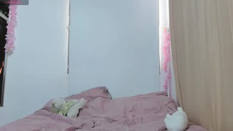 Snapshot of eimy_leny_ chatting on 22, 9, 2025 EIMY online show from 22, 9, 2025