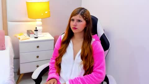 Snapshot of eimyjoness chatting on 25, 10, 2025 EimmyJones online show from 25, 10, 2025