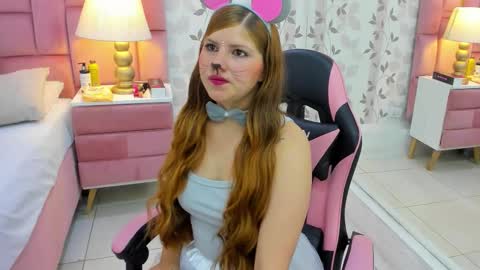 Snapshot of eimyjoness chatting on 26, 10, 2025 EimmyJones online show from 26, 10, 2025