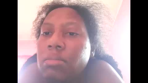 Eirondra Valeen online show from 9, 11, 2025