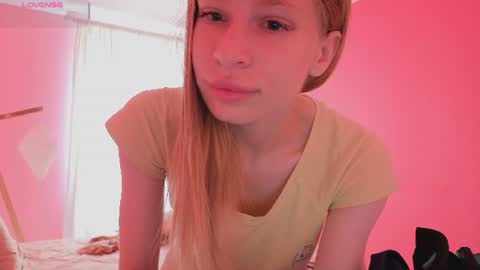 Snapshot of el1s_evans chatting on 16, 7, 2026 please read my bio there is information about private shows and about my personality online show from 16, 7, 2026