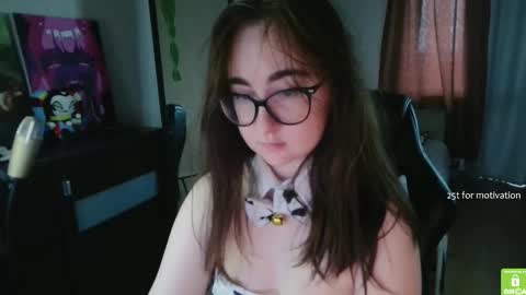 If you like it when I meow give me a thumbs up online show from 22, 9, 2025