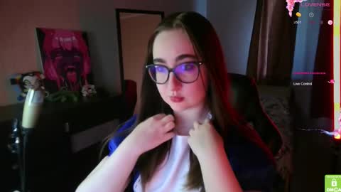 If you like it when I meow give me a thumbs up online show from 20, 10, 2025