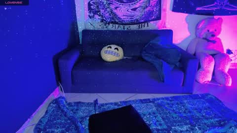 Ela  Help me reach 100 thumbs up online show from 16, 1, 2025