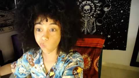 Ela  Help me reach 100 thumbs up online show from 15, 6, 2026