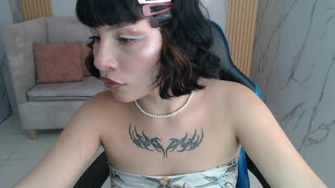 ELA  online show from 8, 4, 2026