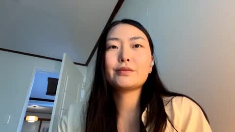 Snapshot of elalaclaire chatting on 19, 6, 2026 Mila online show from 19, 6, 2026
