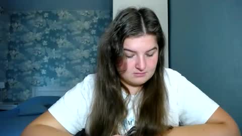 Snapshot of elanis_blair chatting on 21, 10, 2025 Elanis online show from 21, 10, 2025