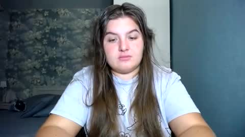 Elanis online show from 8, 11, 2025