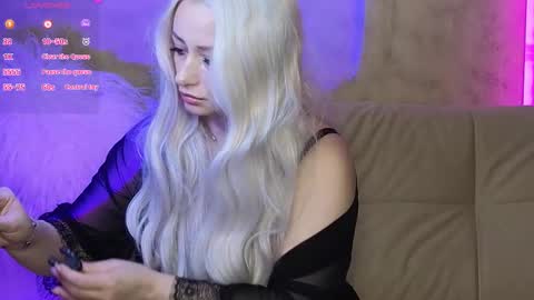 Snapshot of elarasable chatting on 25, 11, 2025 elarasable online show from 25, 11, 2025