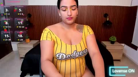 Snapshot of electrarose_ chatting on 17, 10, 2025 Electra Rose online show from 17, 10, 2025