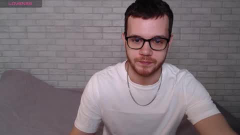 Snapshot of electric_smile chatting on 20, 3, 2026 Alex online show from 20, 3, 2026