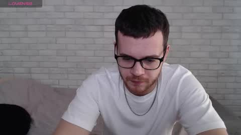 Snapshot of electric_smile chatting on 21, 3, 2026 Alex online show from 21, 3, 2026