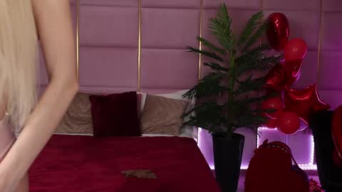 Eleine online show from 11, 3, 2025