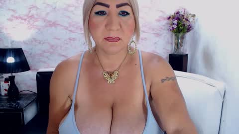 Snapshot of elektra_4_you chatting on 12, 3, 2025 XIOMY give LIKE on my page online show from 12, 3, 2025