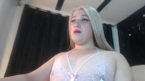 Snapshot of elektra_doll chatting on 3, 12, 2025 elektra_doll online show from 3, 12, 2025