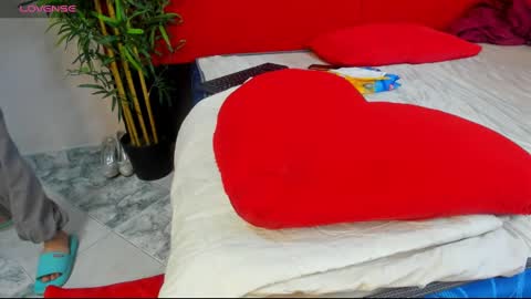 Elena  Derek online show from 28, 12, 2024