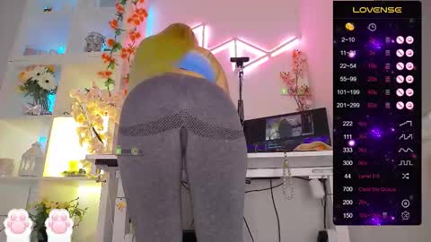 Snapshot of elena_marilyn chatting on 10, 9, 2025 Elena online show from 10, 9, 2025