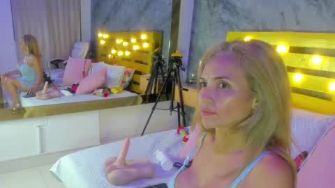 Snapshot of elena_mature chatting on 6, 2, 2025 Elena online show from 6, 2, 2025