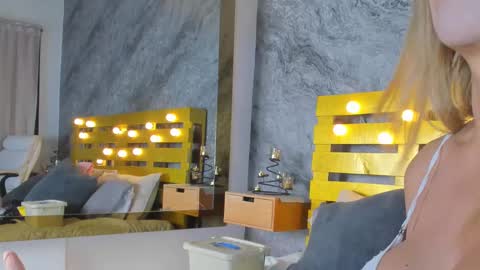 Snapshot of elena_mature chatting on 23, 2, 2025 Elena online show from 23, 2, 2025