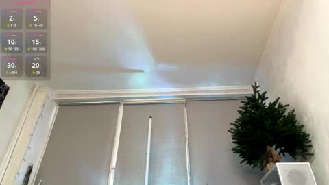 Mia online show from 5, 4, 2026