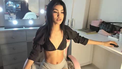 Snapshot of elettra_bennet chatting on 7, 2, 2026 elettra_bennet online show from 7, 2, 2026