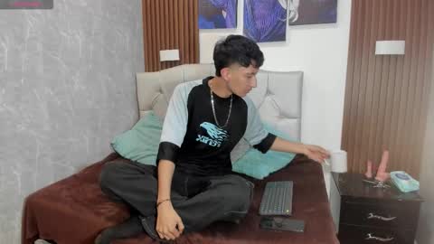 Elian Julian online show from 6, 11, 2025