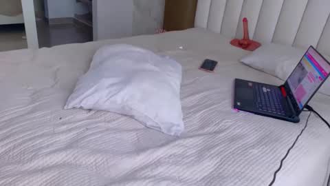 Snapshot of elianabort_ chatting on 10, 6, 2026 Eliana Bort online show from 10, 6, 2026