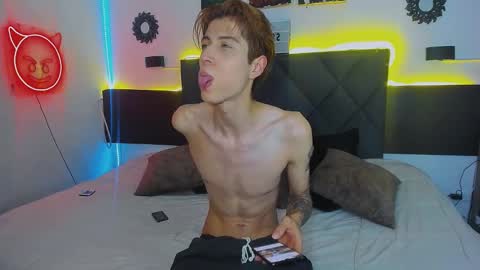 Snapshot of eliann_adam chatting on 13, 1, 2025 eliann_adam online show from 13, 1, 2025