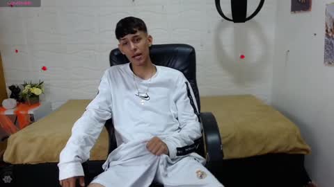 Snapshot of eliasblue chatting on 19, 12, 2024 E L I A S online show from 19, 12, 2024