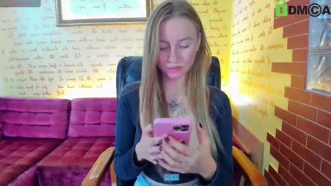 Snapshot of elinor_faith chatting on 30, 10, 2025 elinor_faith online show from 30, 10, 2025