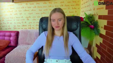 Snapshot of elinor_faith chatting on 14, 11, 2025 elinor_faith online show from 14, 11, 2025