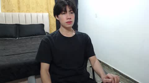 Snapshot of elio_collem chatting on 2, 2, 2025 ELIO online show from 2, 2, 2025