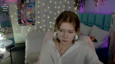 Elira Vane online show from 5, 7, 2026