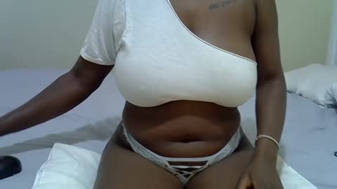 Snapshot of elisa044 chatting on 4, 12, 2024 lisathegoddess online show from 4, 12, 2024