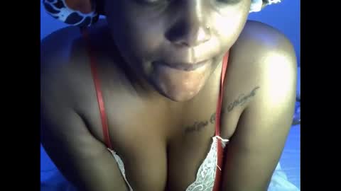 Snapshot of elisa044 chatting on 8, 10, 2025 lisathegoddess online show from 8, 10, 2025