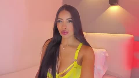 Snapshot of elisa_castrillon chatting on 3, 7, 2026 Elisa online show from 3, 7, 2026