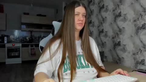 Aletta Oushen online show from 23, 11, 2025