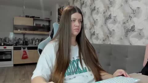 Aletta Oushen online show from 2, 12, 2025