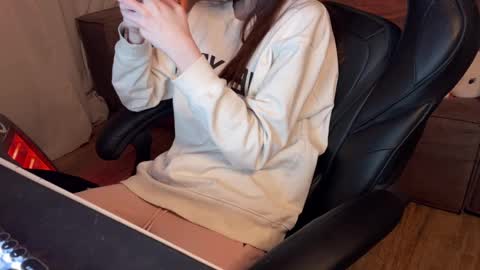 Snapshot of elisa_north chatting on 2, 3, 2025 Elisa North online show from 2, 3, 2025