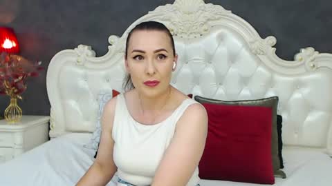 Snapshot of elisabethswan chatting on 15, 6, 2026 Krissy online show from 15, 6, 2026